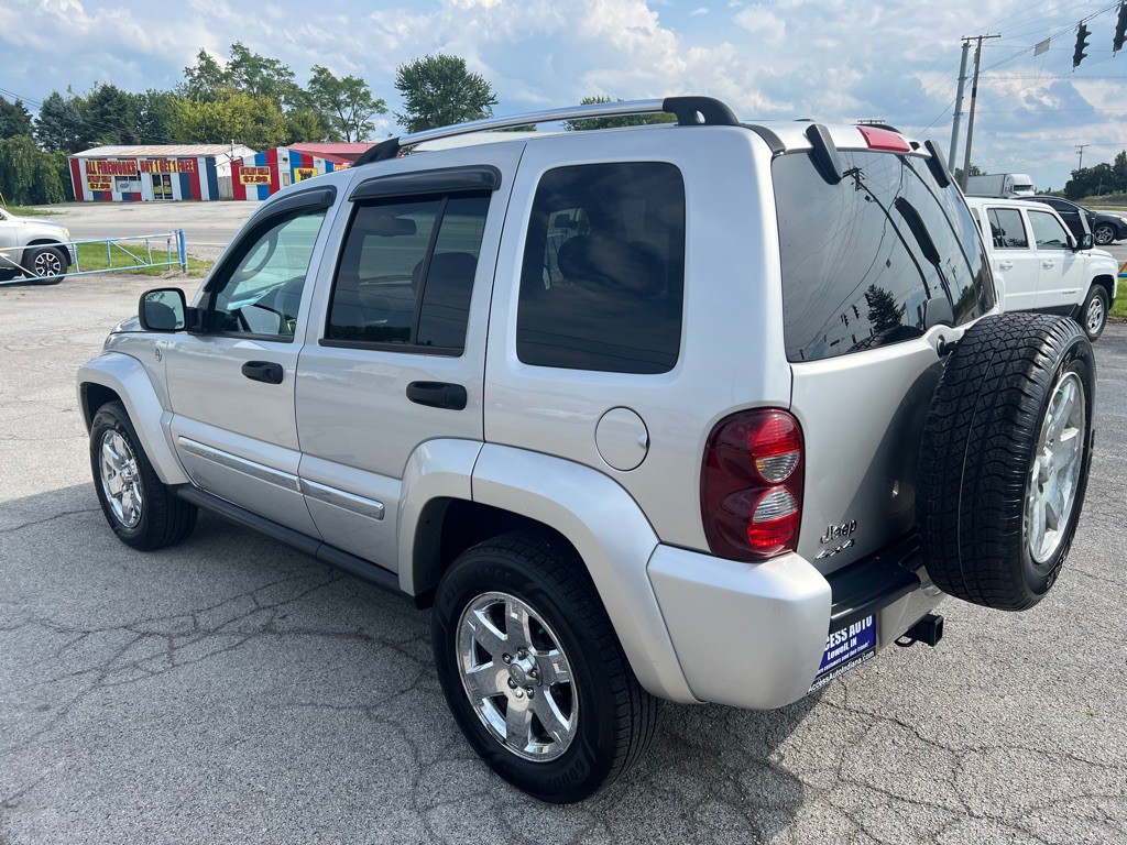 2007 Jeep Liberty Image 3