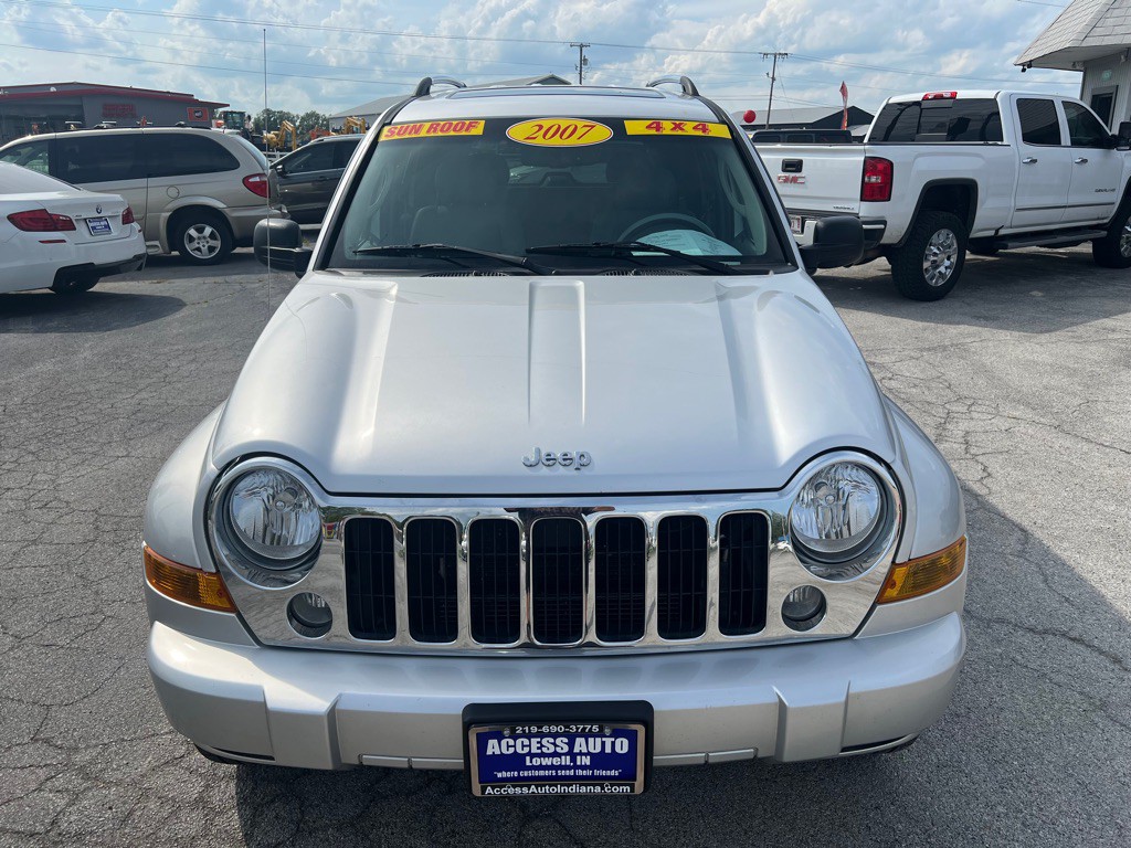 2007 Jeep Liberty Image 8
