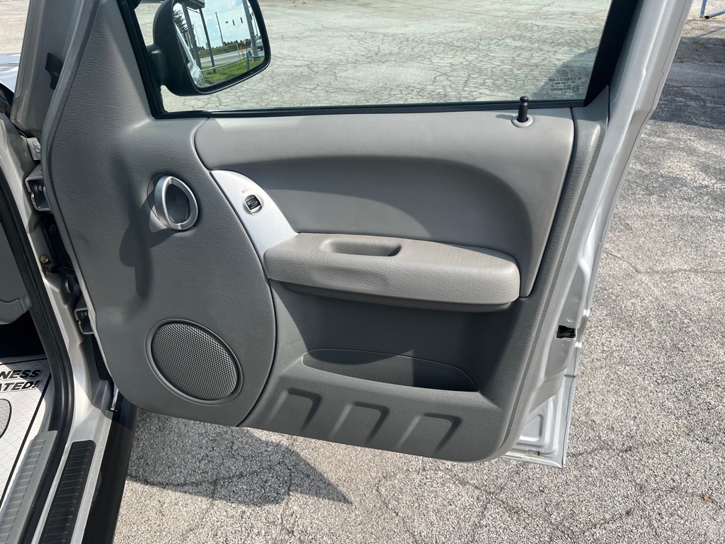 2007 Jeep Liberty Image 19