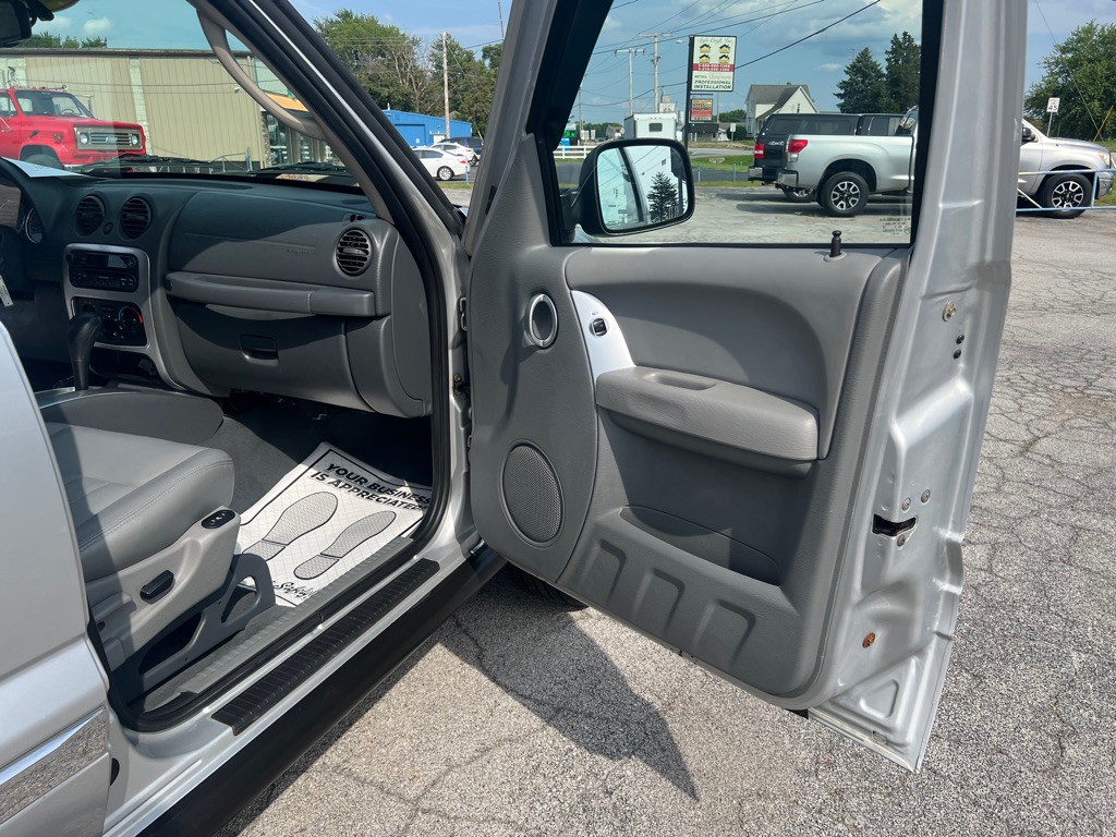 2007 Jeep Liberty Image 20