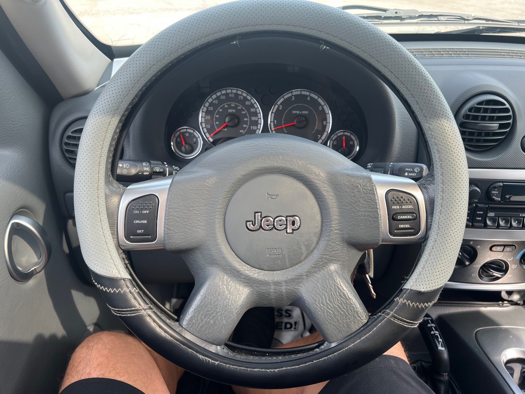 2007 Jeep Liberty Image 22