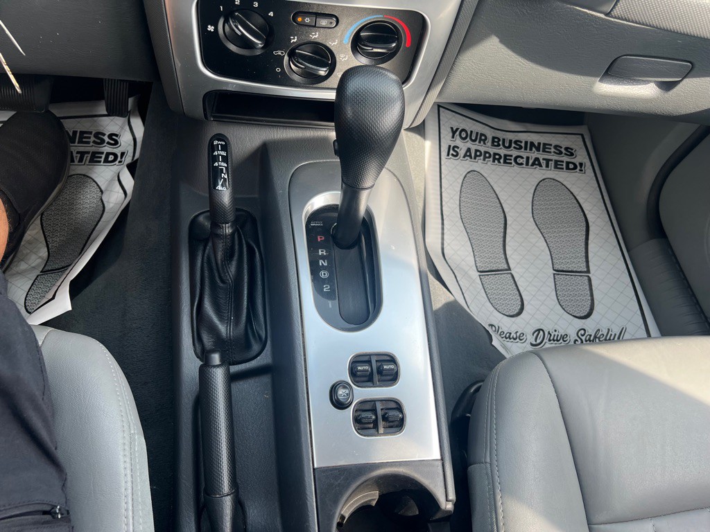 2007 Jeep Liberty Image 25