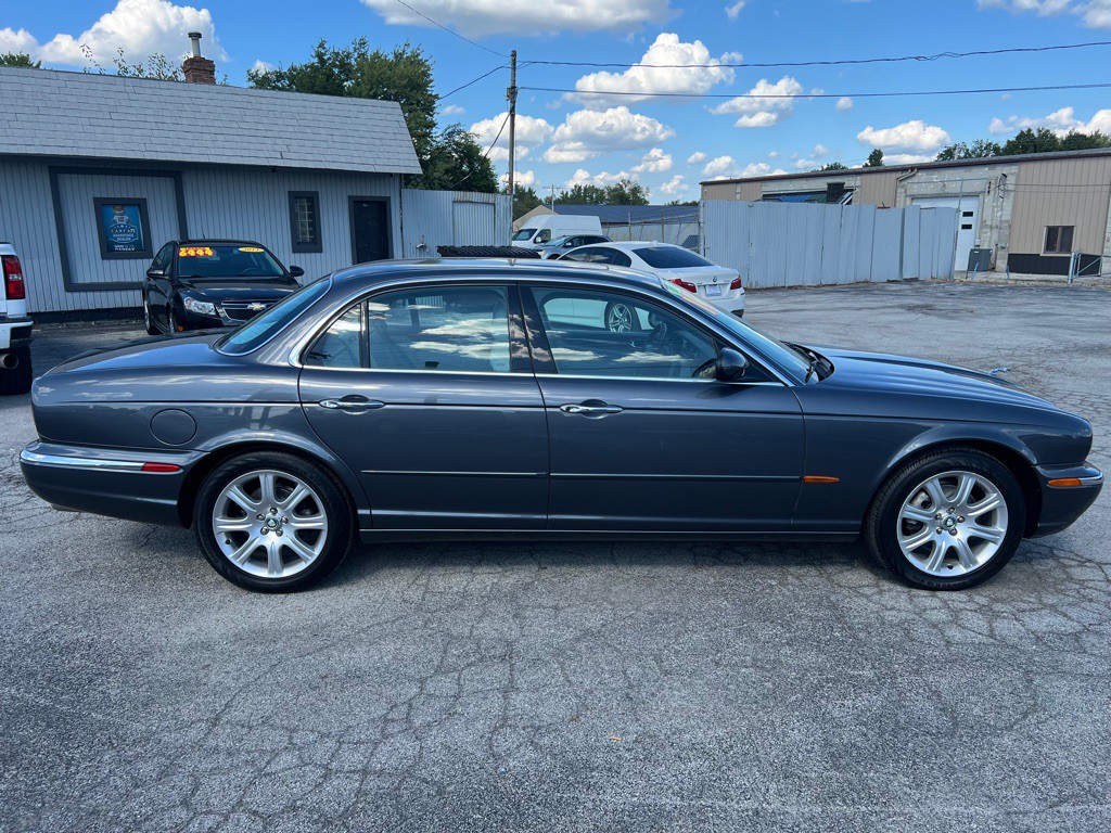 2004 Jaguar XJ Image 6