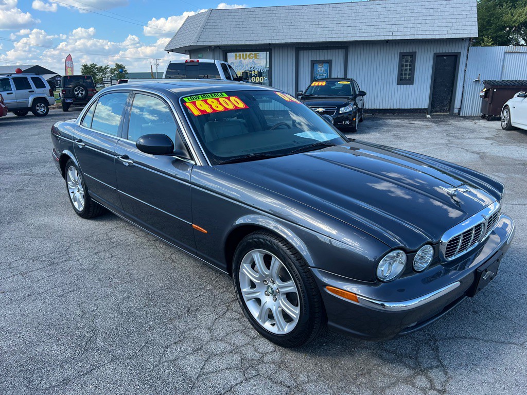 2004 Jaguar XJ Image 7
