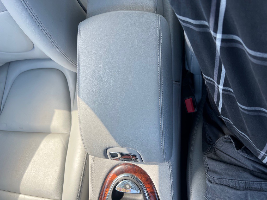 2004 Jaguar XJ Image 26