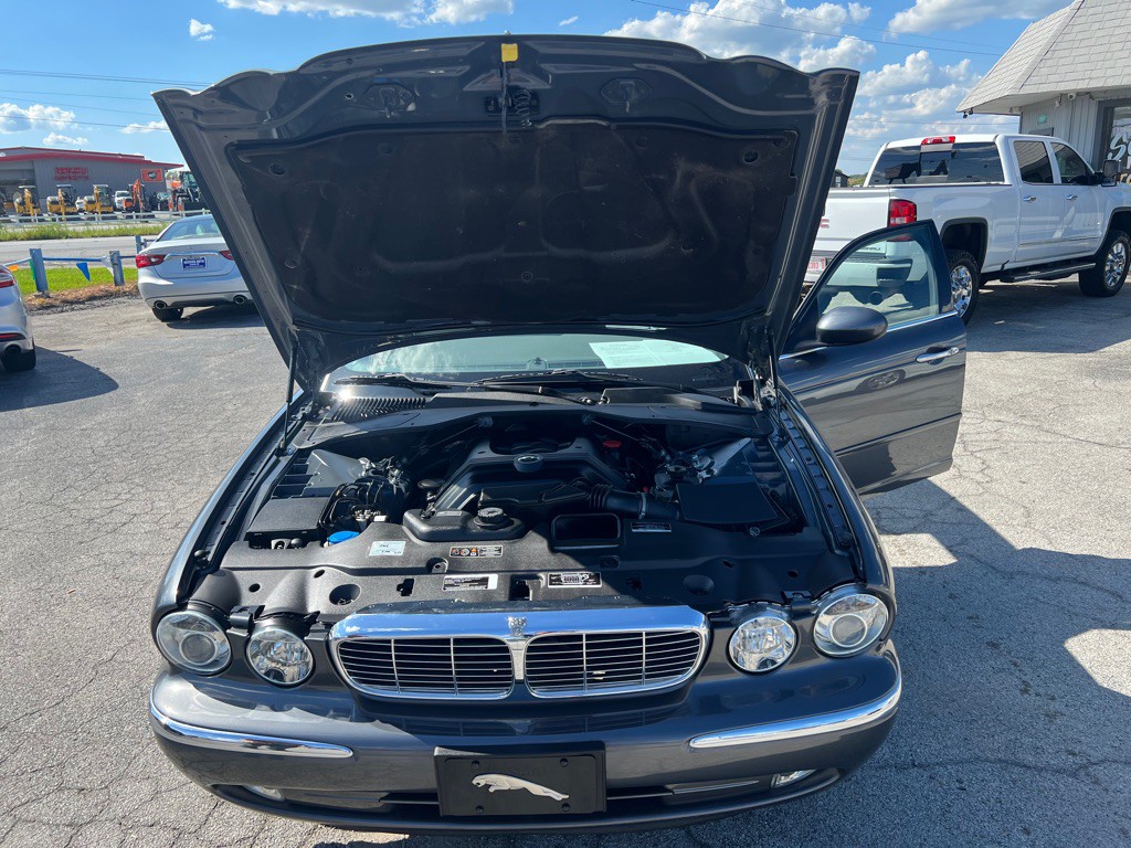 2004 Jaguar XJ Image 47