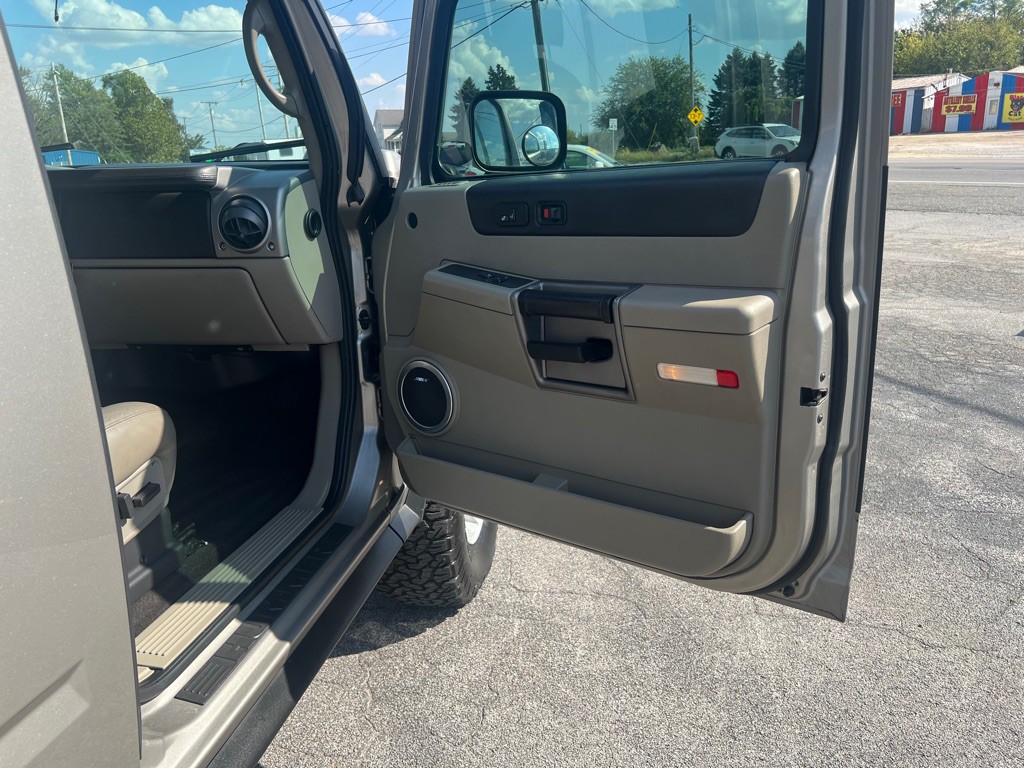 2003 HUMMER H2 Image 19