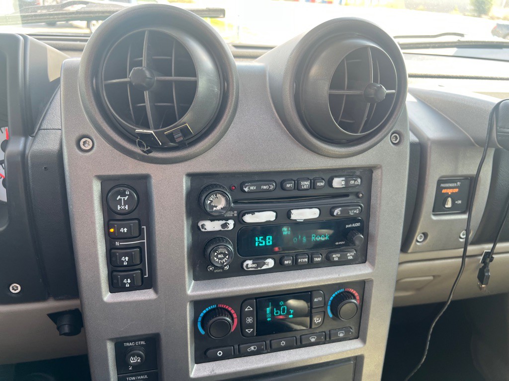 2003 HUMMER H2 Image 24