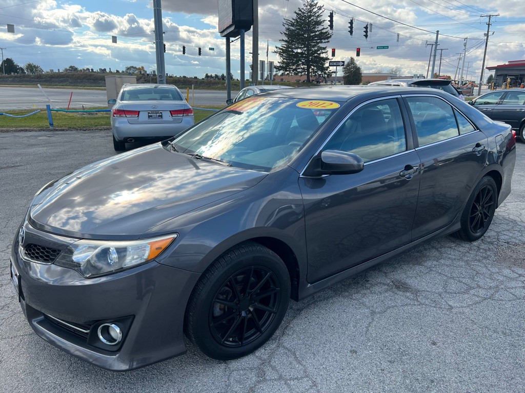 2012 Toyota Camry Image 1