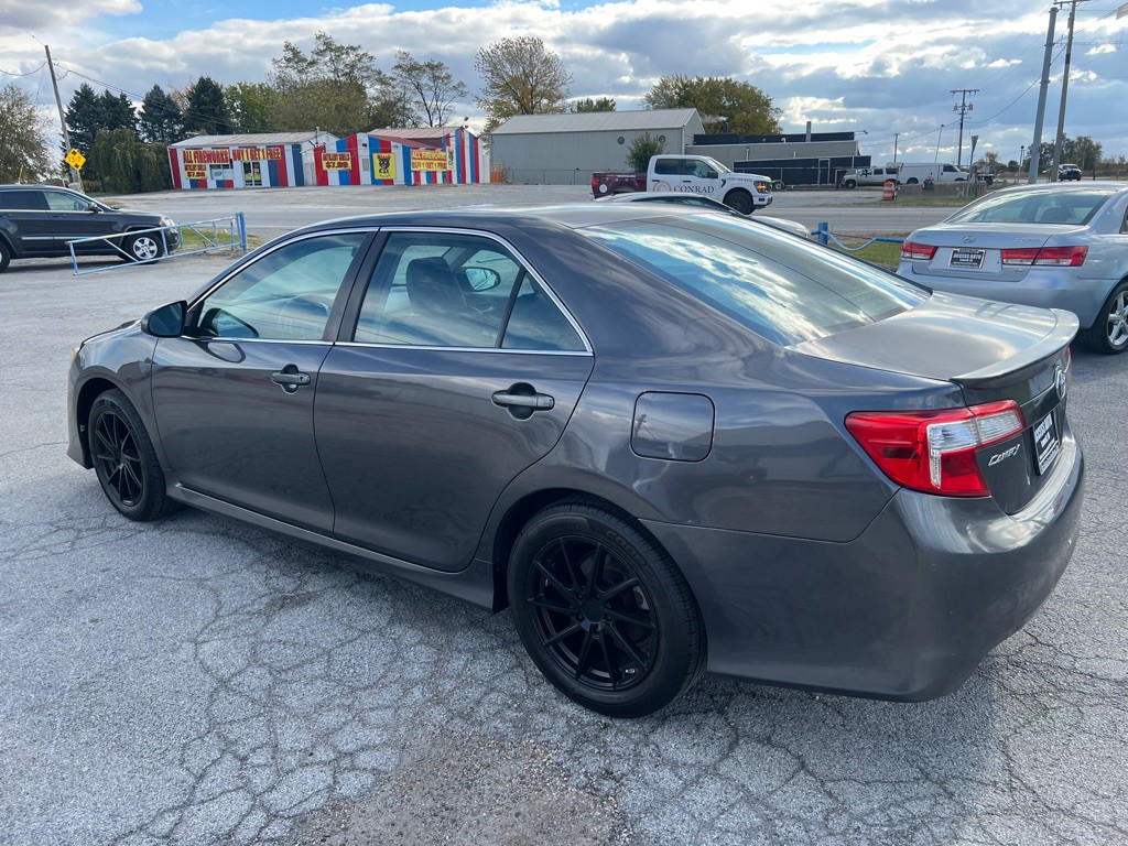 2012 Toyota Camry Image 3
