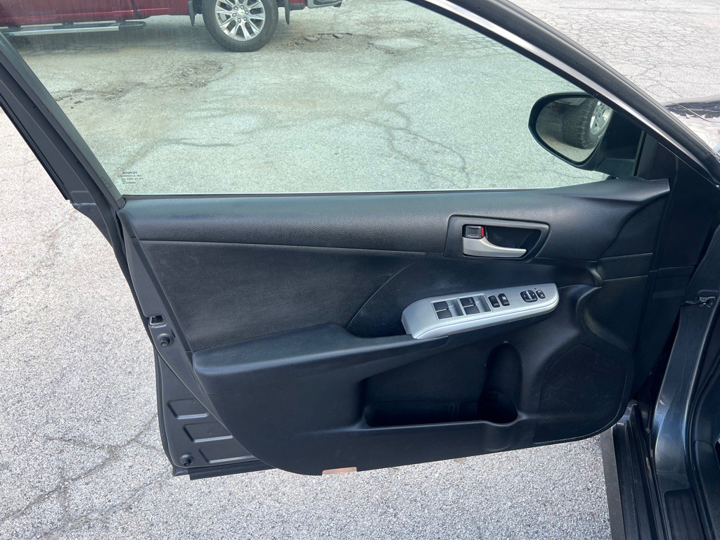 2012 Toyota Camry Image 10