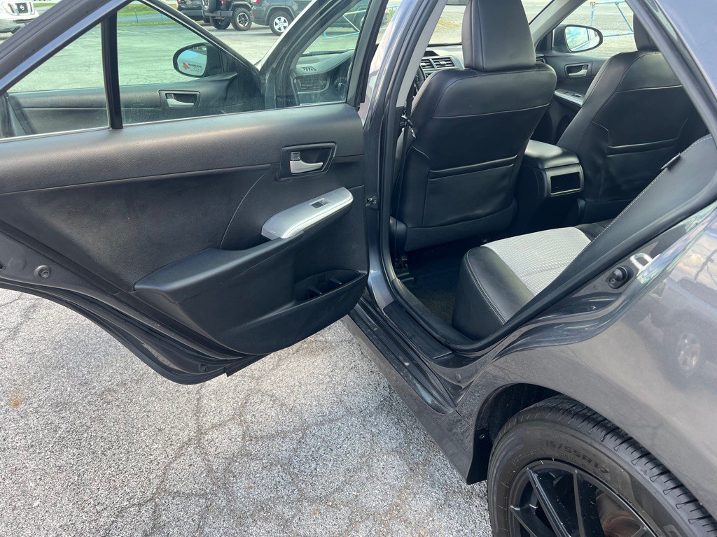 2012 Toyota Camry Image 13