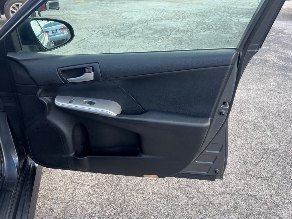 2012 Toyota Camry Image 16