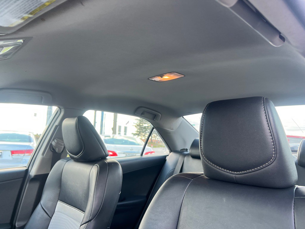 2012 Toyota Camry Image 26