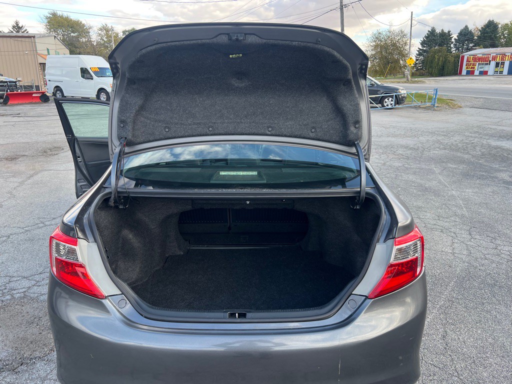 2012 Toyota Camry Image 28