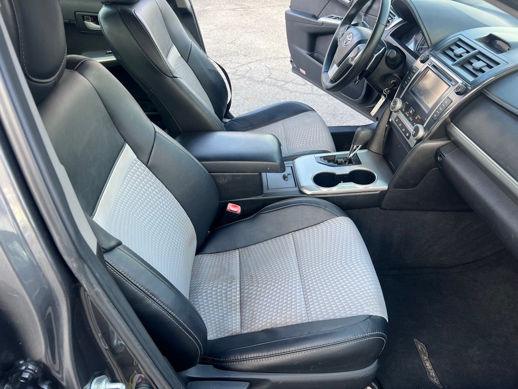 2012 Toyota Camry Image 34