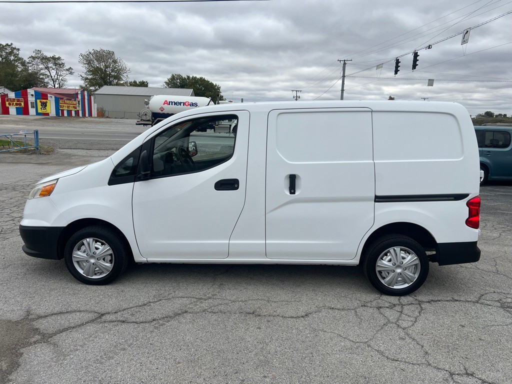 2015 Chevrolet Express Image 2