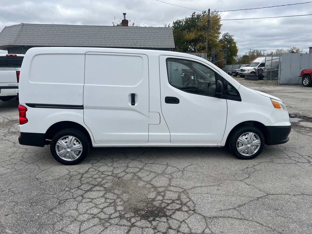 2015 Chevrolet Express Image 6