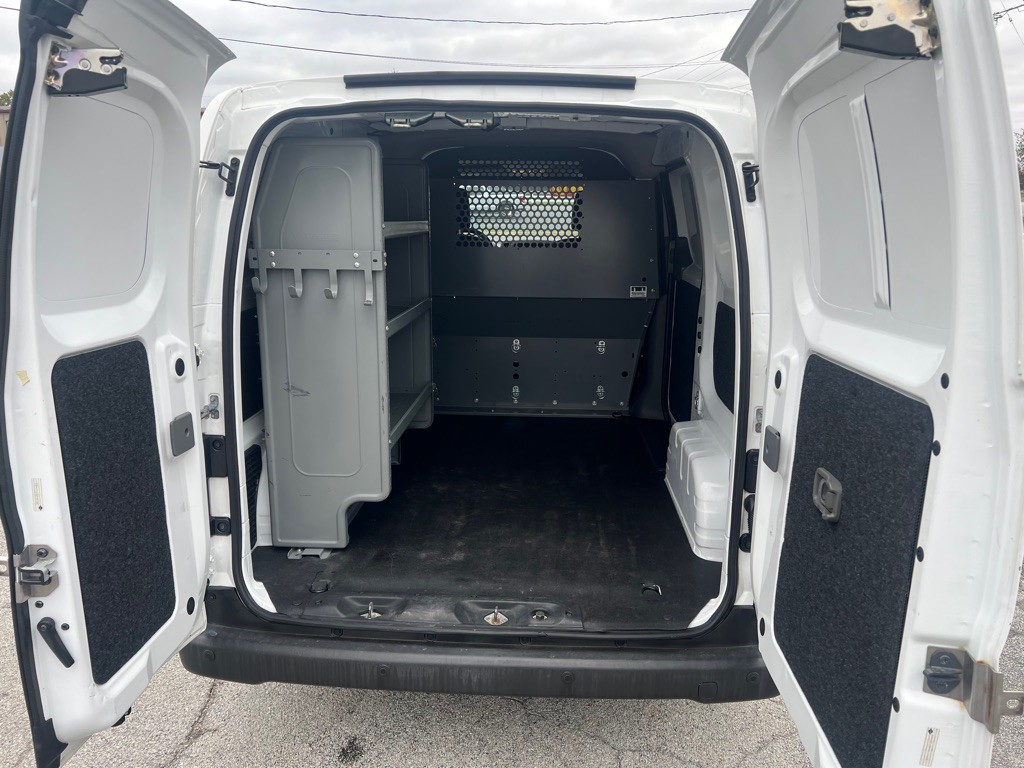 2015 Chevrolet Express Image 14