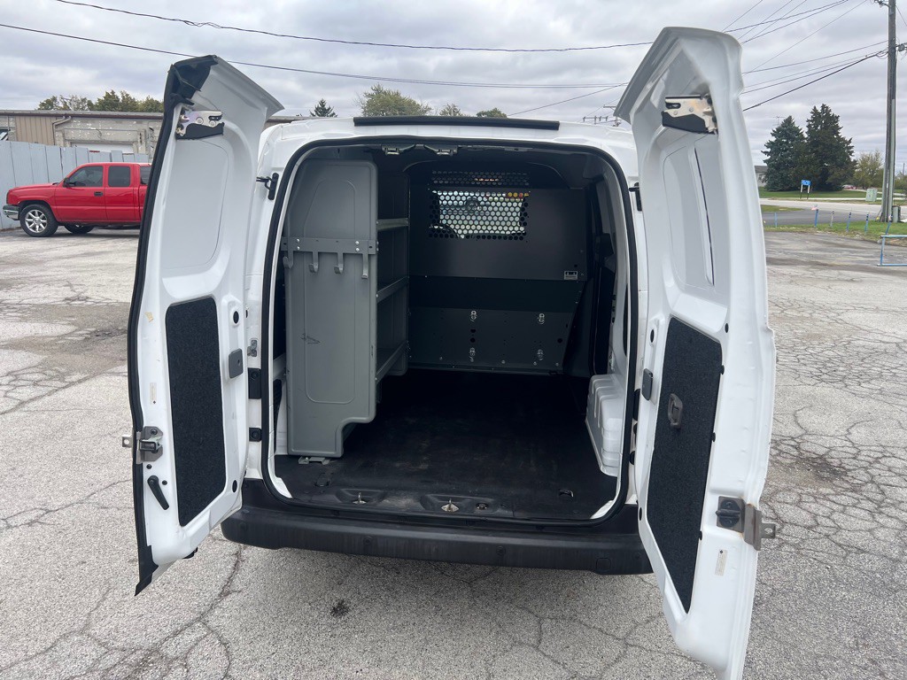 2015 Chevrolet Express Image 15