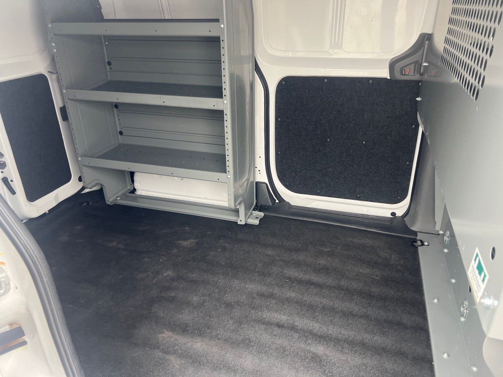 2015 Chevrolet Express Image 17