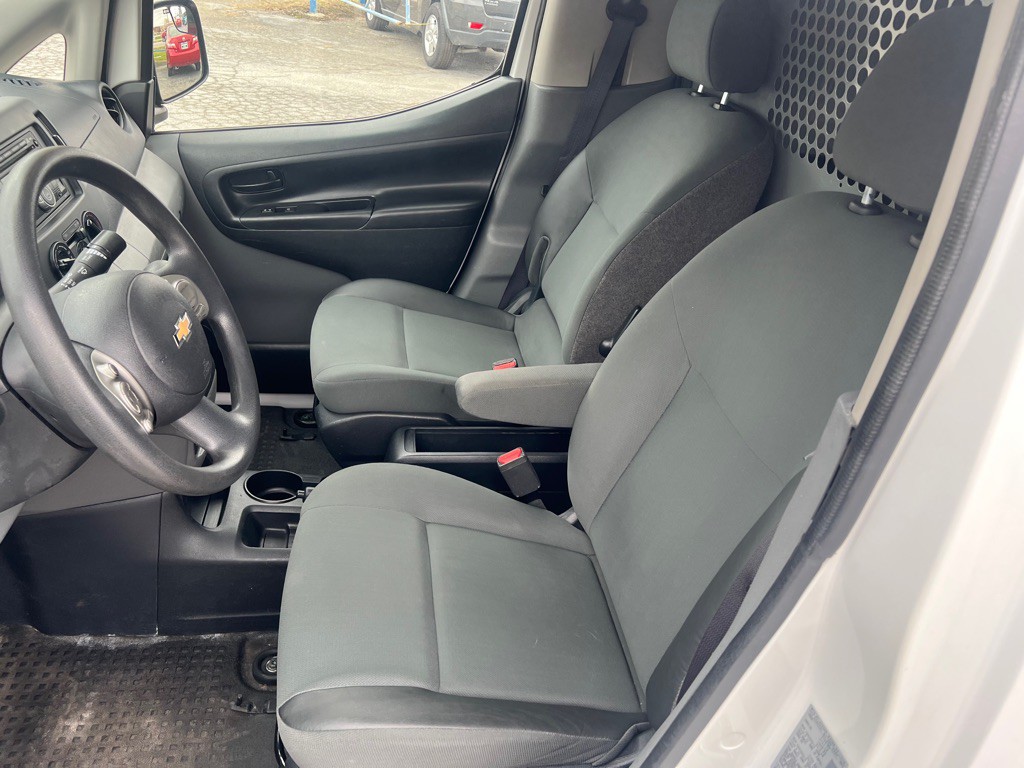 2015 Chevrolet Express Image 20