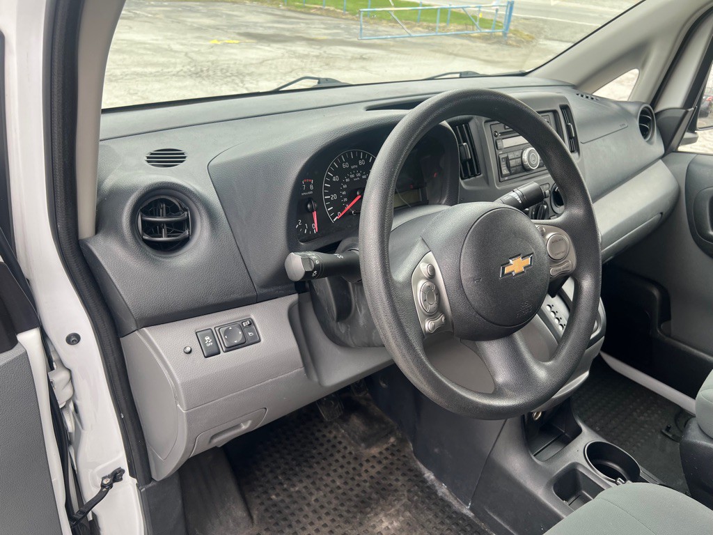 2015 Chevrolet Express Image 21