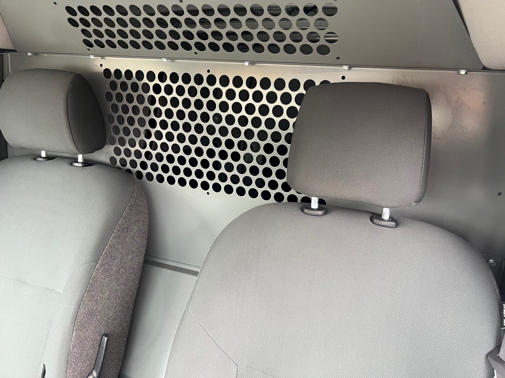 2015 Chevrolet Express Image 31