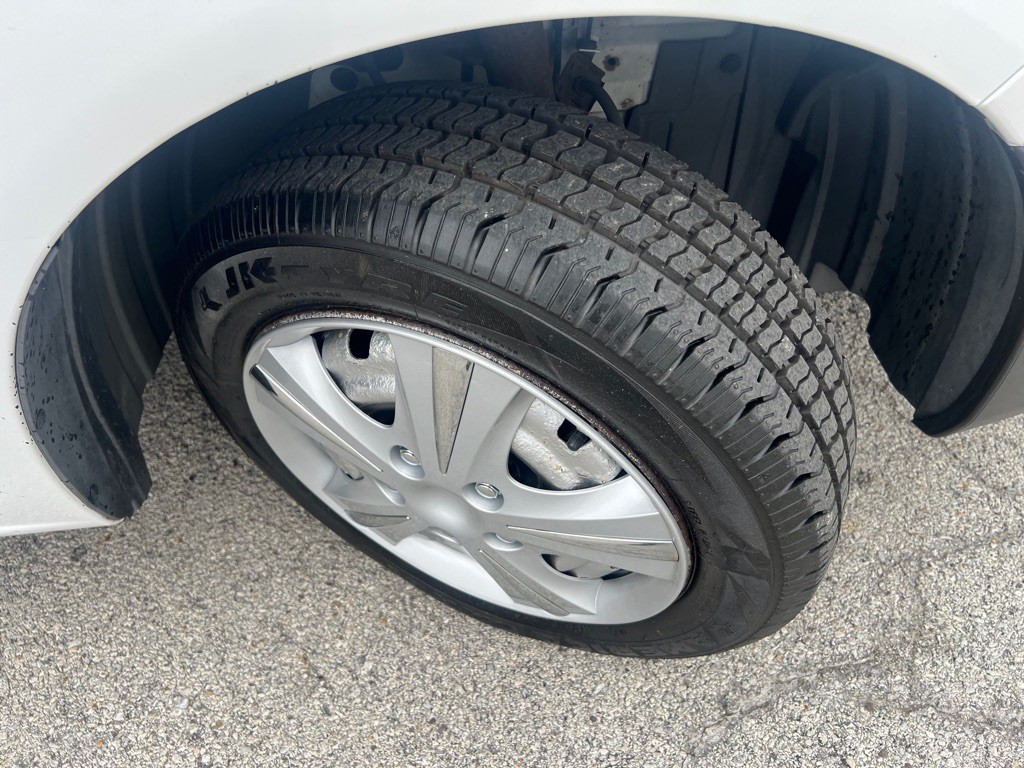 2015 Chevrolet Express Image 40