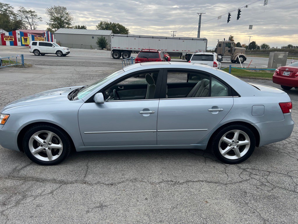 2006 Hyundai Sonata Image 2