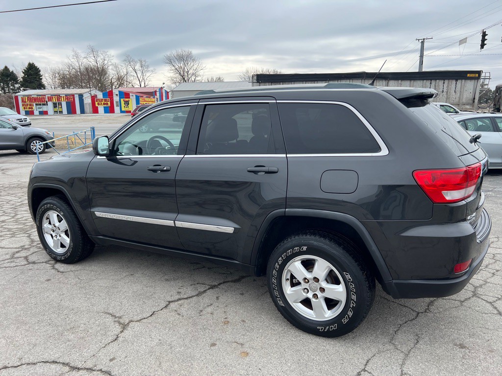 2011 Jeep Grand Cherokee Image 3