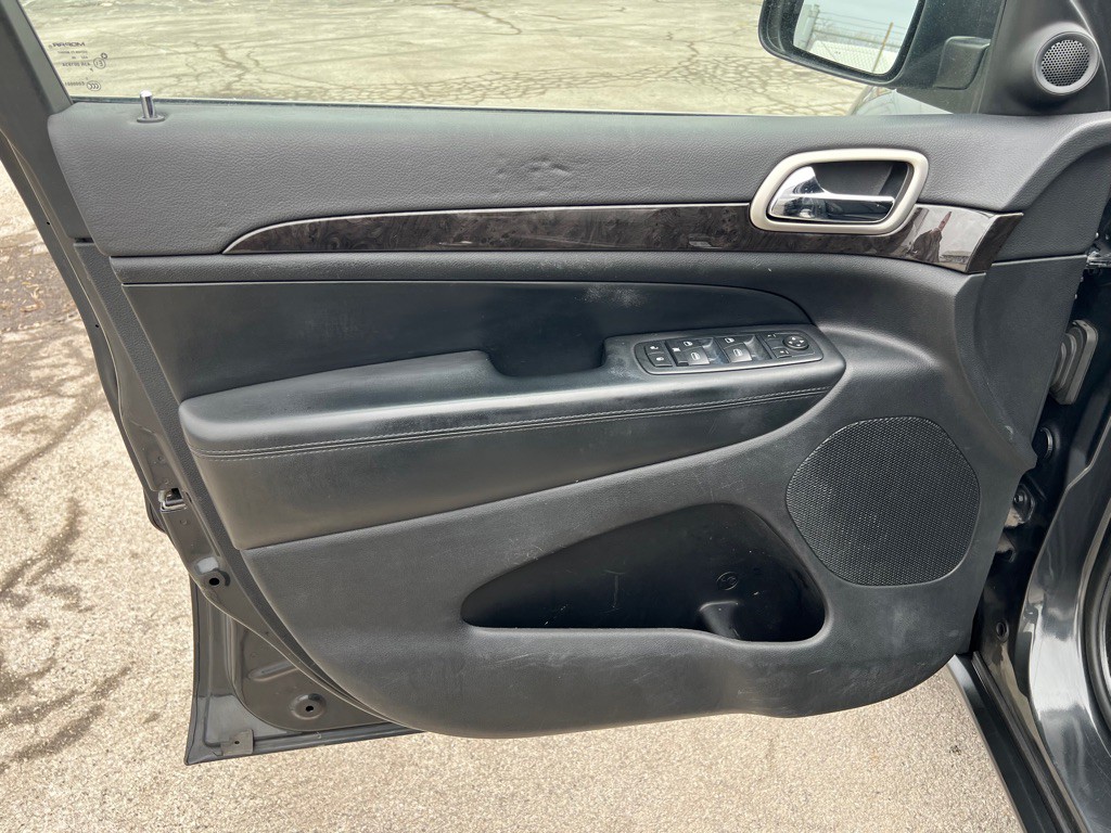 2011 Jeep Grand Cherokee Image 10