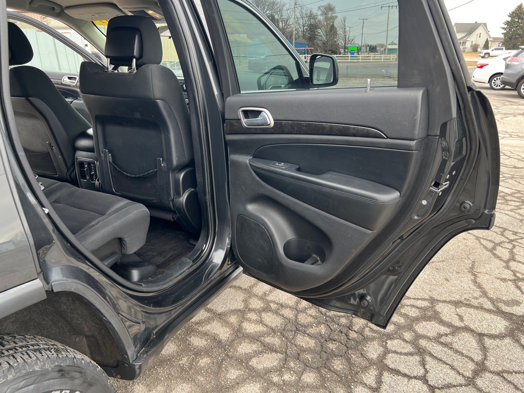 2011 Jeep Grand Cherokee Image 18