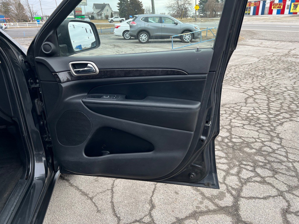 2011 Jeep Grand Cherokee Image 19