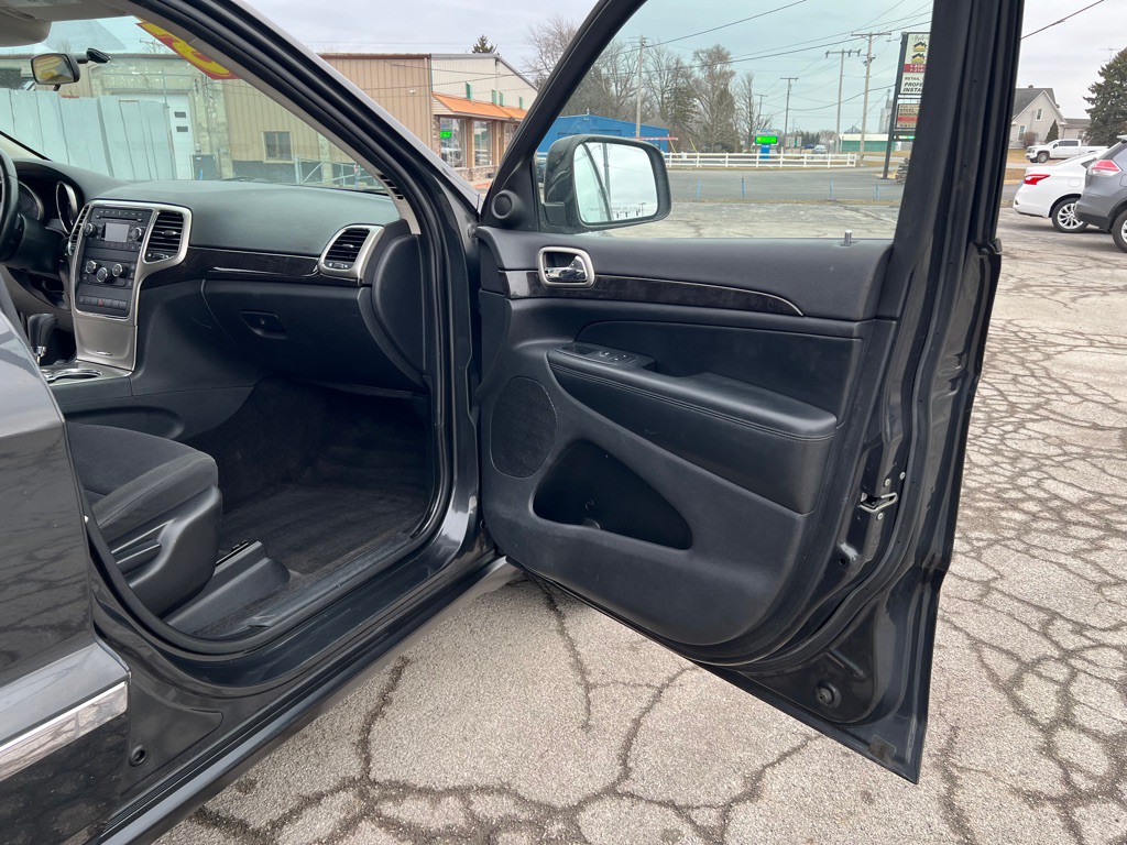 2011 Jeep Grand Cherokee Image 20