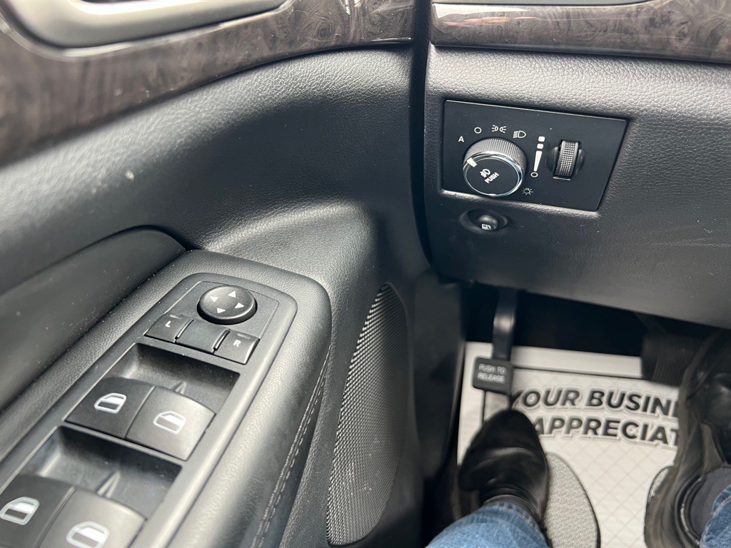 2011 Jeep Grand Cherokee Image 27