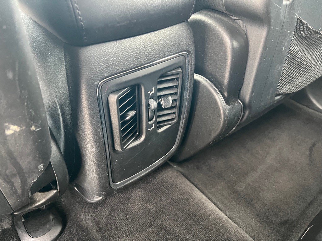 2011 Jeep Grand Cherokee Image 30