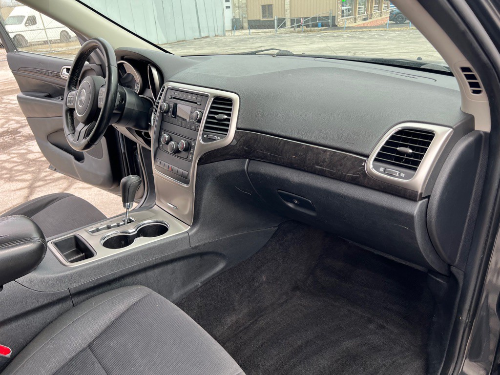 2011 Jeep Grand Cherokee Image 34