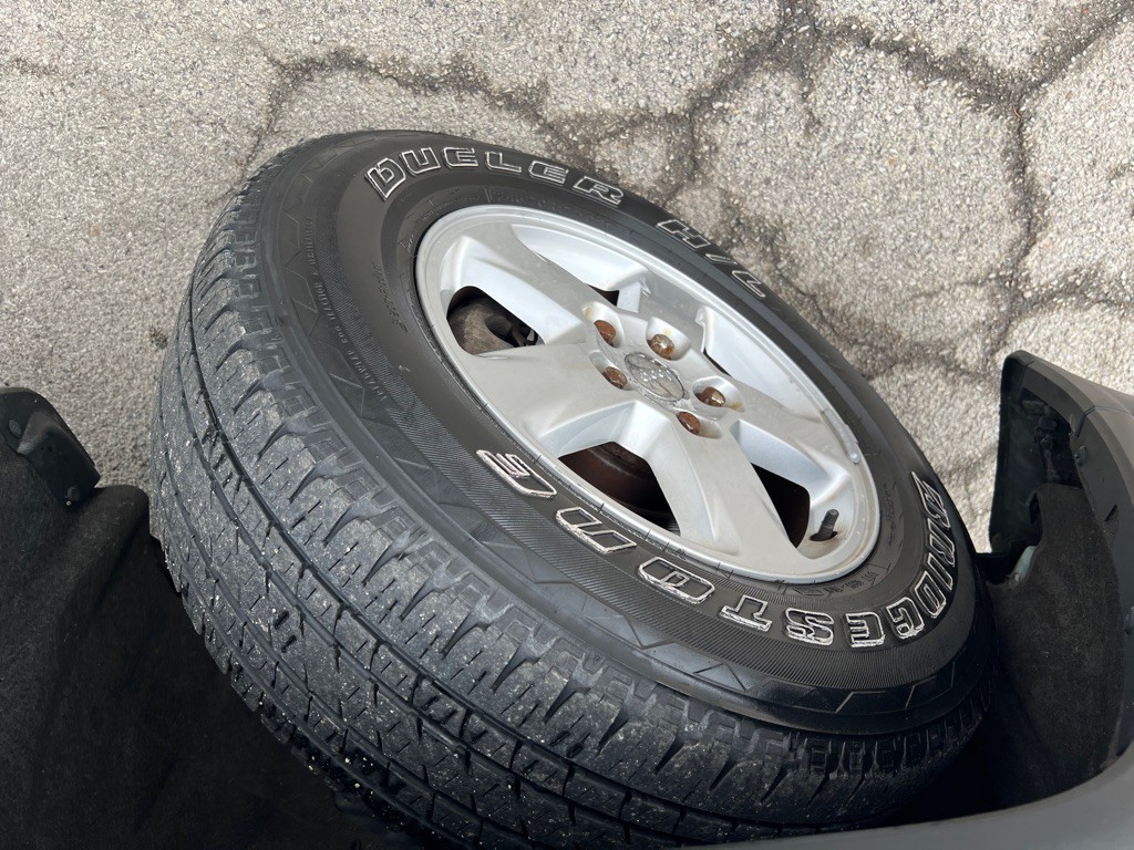 2011 Jeep Grand Cherokee Image 35