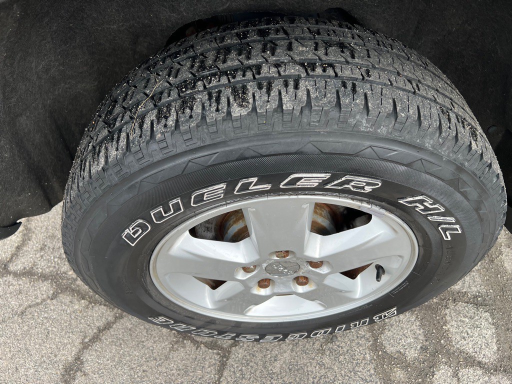 2011 Jeep Grand Cherokee Image 37