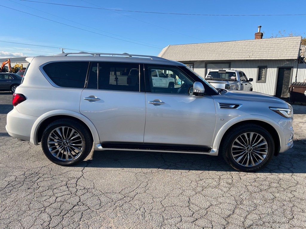 2018 INFINITI QX80 Image 6