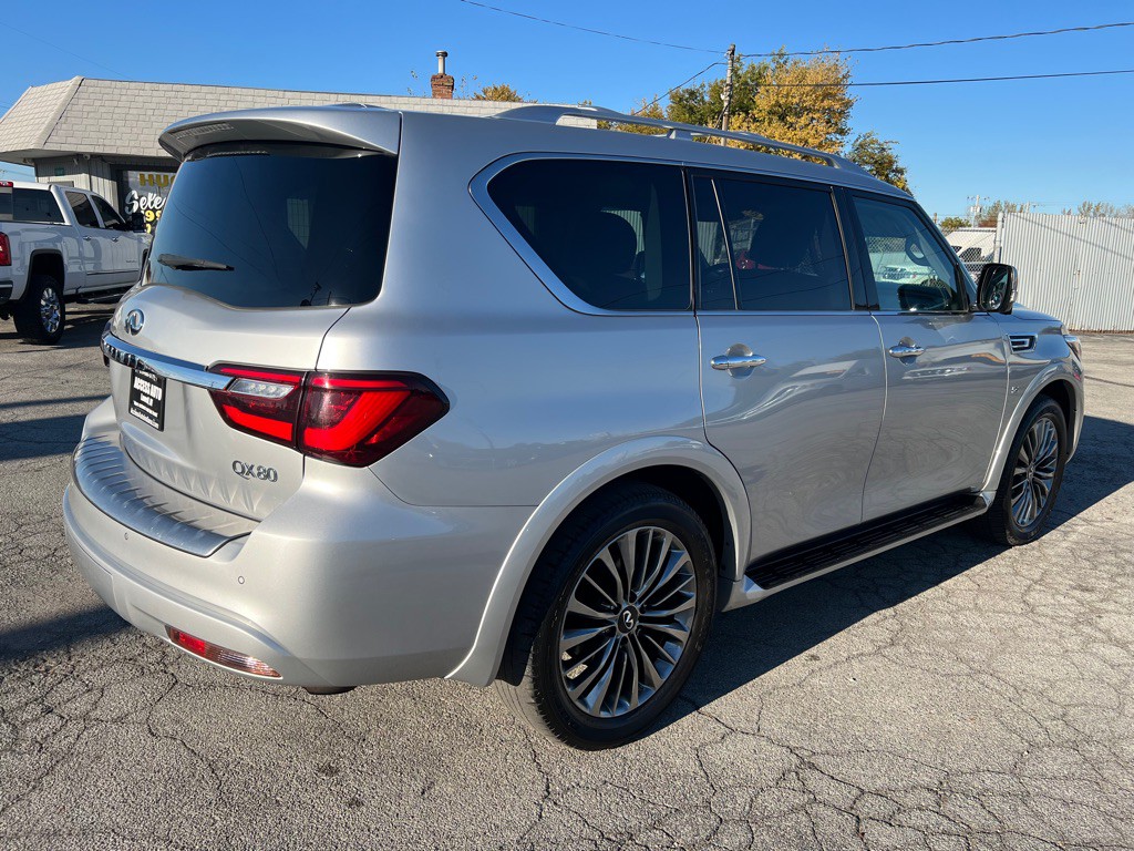 2018 INFINITI QX80 Image 7