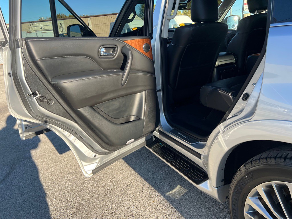 2018 INFINITI QX80 Image 15