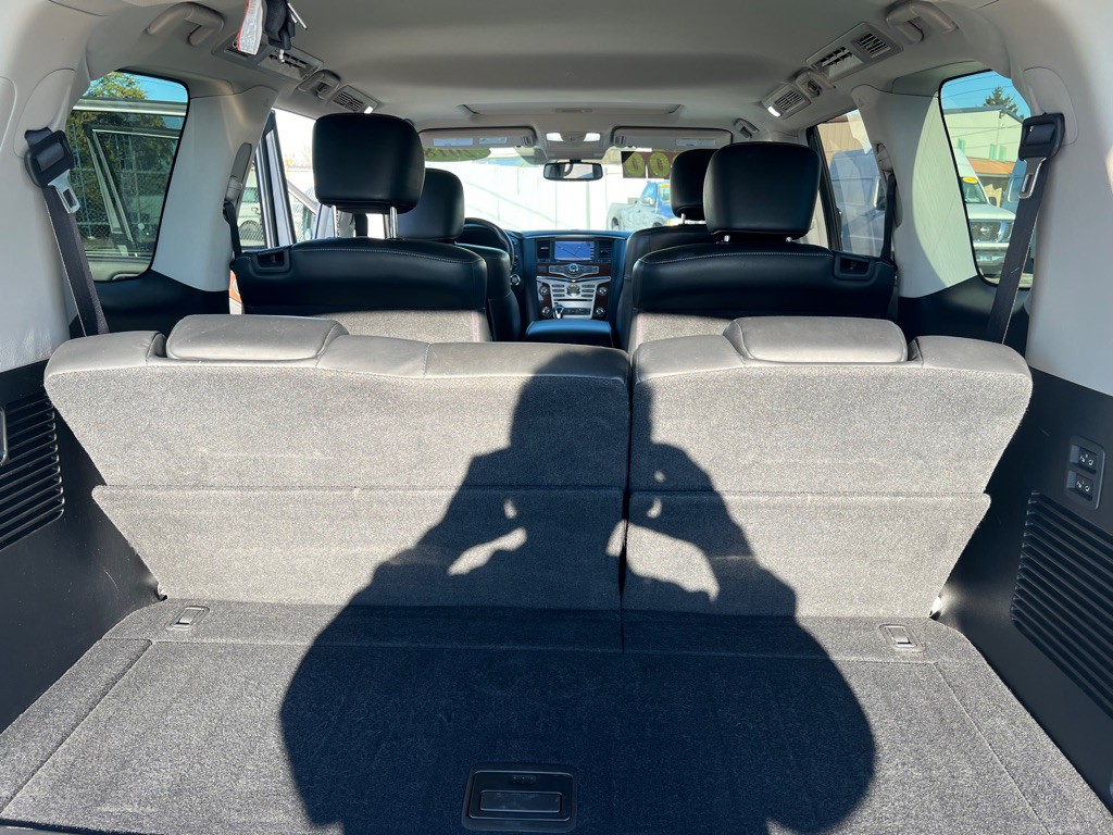 2018 INFINITI QX80 Image 17