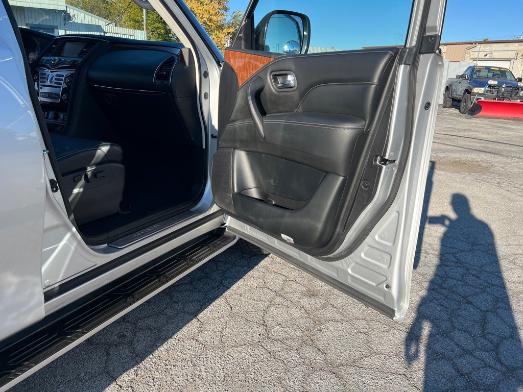 2018 INFINITI QX80 Image 23