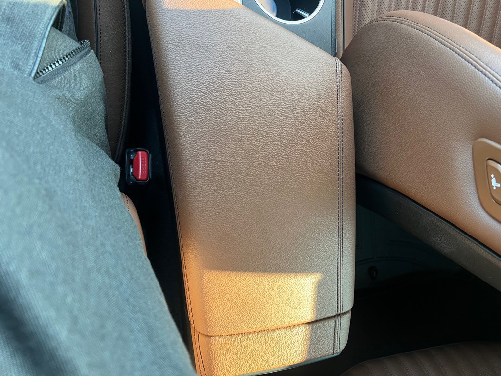 2020 Genesis G70 Image 26