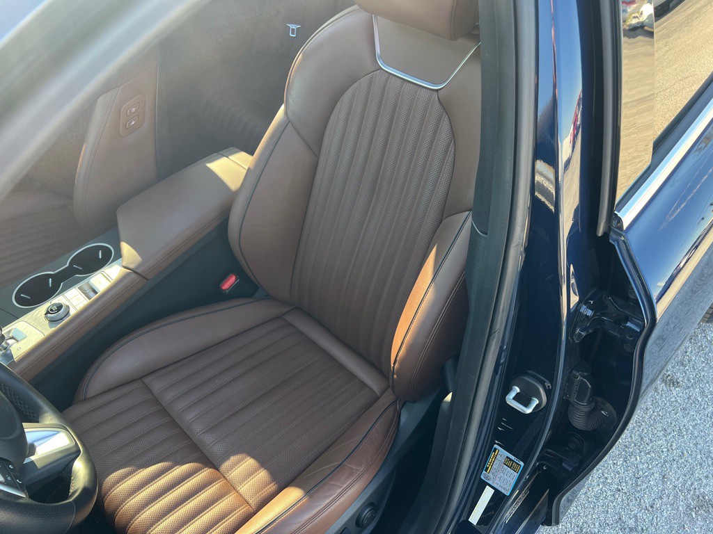 2020 Genesis G70 Image 31