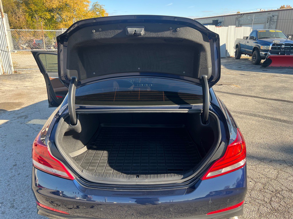 2020 Genesis G70 Image 35