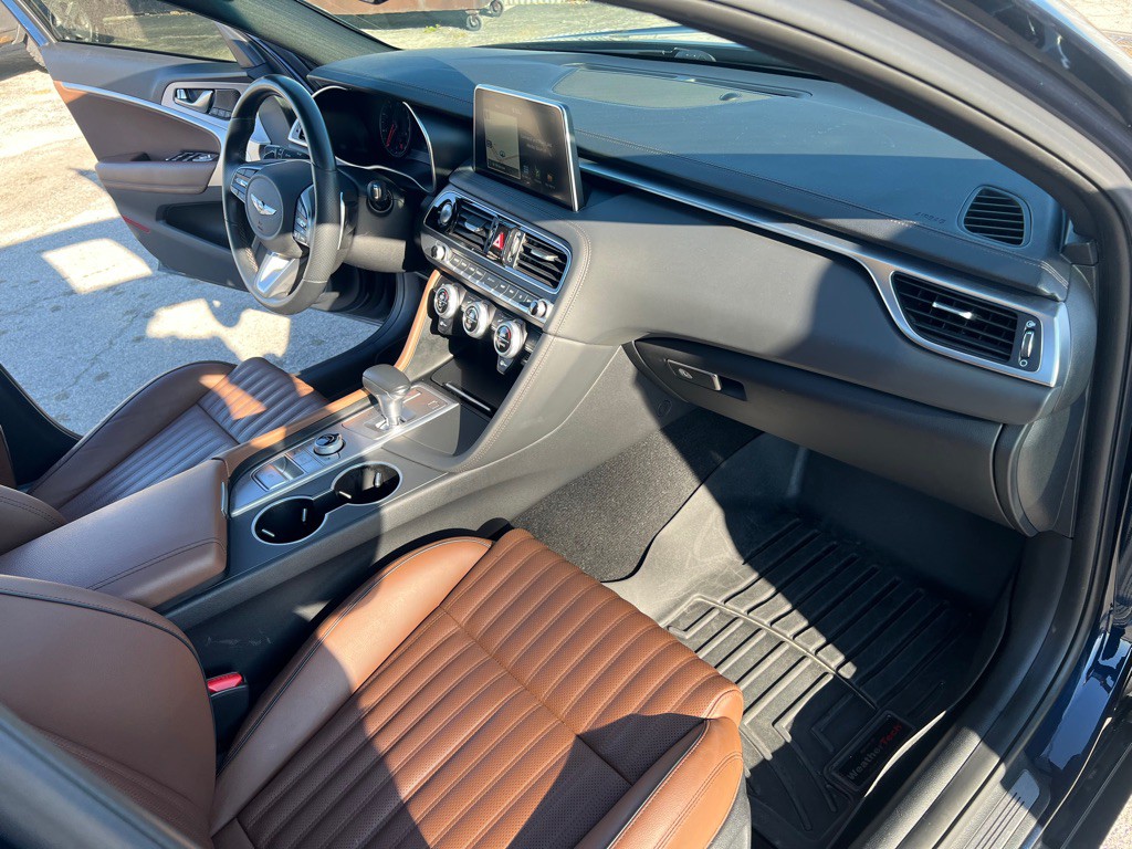 2020 Genesis G70 Image 40