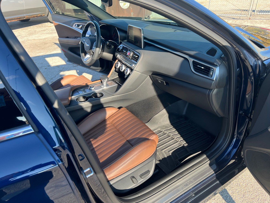 2020 Genesis G70 Image 42